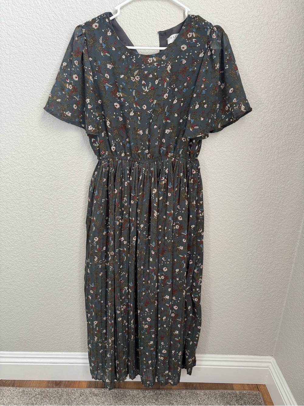 Hayden Green Floral Maxi Dress- NOTE missing back button